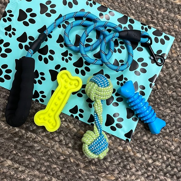 Brand New 🐾 Dog/Doggy/Doggie Gift Packs 🐾 Medium Size Dog Toys & Leash 🐾💞 - Picture 5 of 7